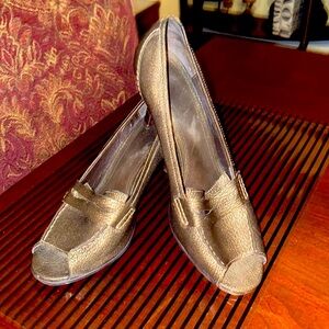 Aerosoles Woman Leather Bronze/Brown Peep Toe, Penny Loafers Style Shoe.